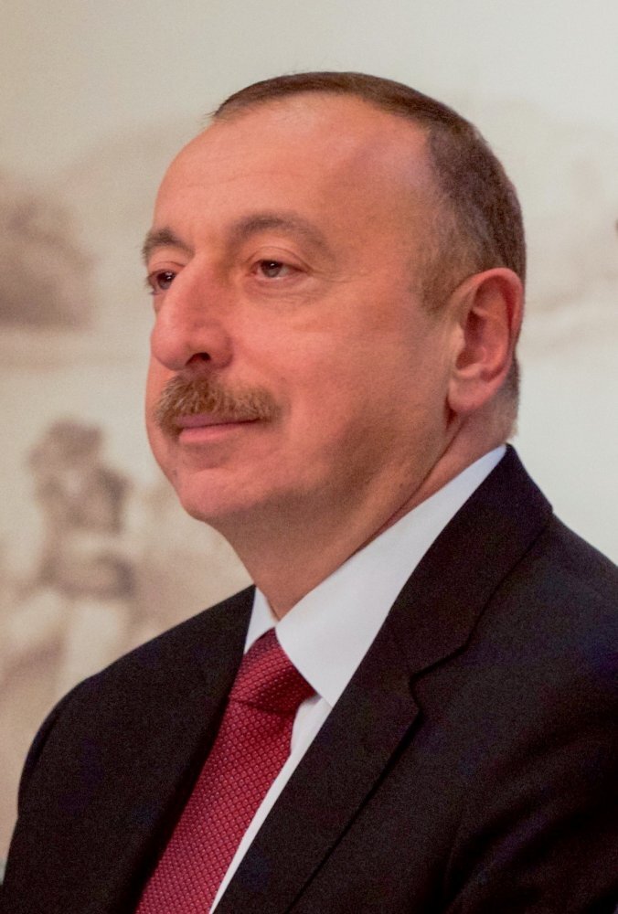 Musteqil siyaset yuruden Azerbaycanin ugurlari